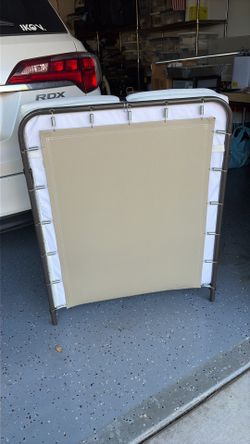 Folding twin bed 70x31 like new
