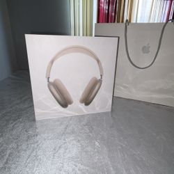 🎧 Brand New Sealed Starlight AirPods Max USB-C with Receipt - $300
