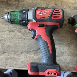 Milwaukee M18 Drill 