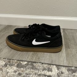 Nike sb Chron 2 Black And Gum Bottom Size 9.5 men’s 
