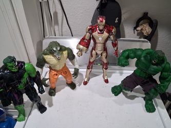 Selling these action figures.  Good condition. 
- Venomized Hulk- Hasbro 12 inches.
- Hulk movie Marvel 13 inches. Rotocast figure with real fabric pa