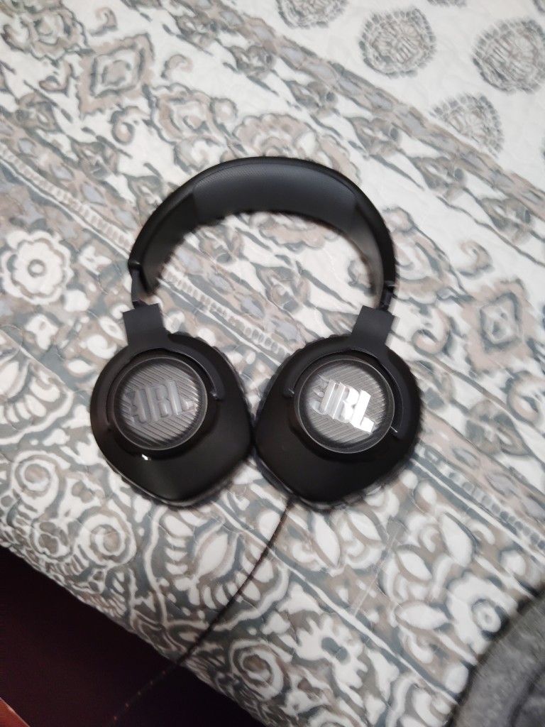 JBL Wireless Headphones