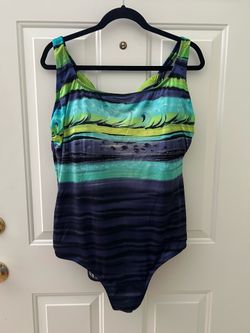 Longitude one piece cross back swimsuit - Size 22
