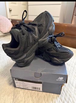 Kids new balance 9060 size 11 like new used once