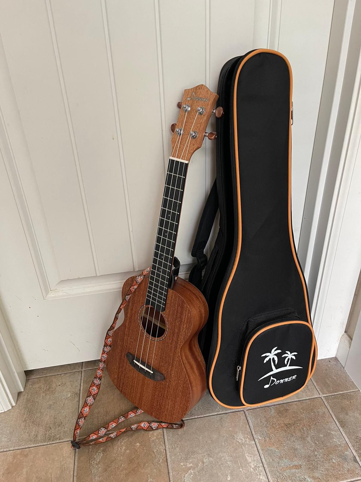 Donner Ukelele With Carry Bag 