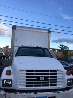 1998 GMC C6500 24 FOOT BOX TRUCK WITH LIFT GATE