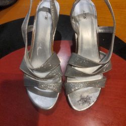 Apt. 9 Kohls Brand Women's 8 Medium Silver Heels