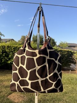 𝑴𝒊𝒄𝒉𝒂𝒆𝒍 𝑲𝒐𝒓𝒔 𝑮𝒊𝒓𝒂𝒇𝒆𝒆 𝑷𝒓𝒊𝒏𝒕 𝑪𝒂𝒏𝒗𝒂𝒔 𝑩𝒂𝒈 ** $40
