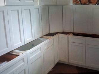 White Shaker Kitchen Cabinets