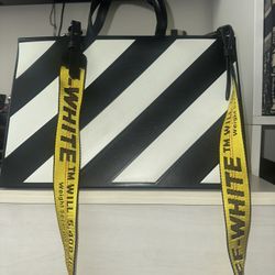 Off-White Leather tote Good condition Black, Leather