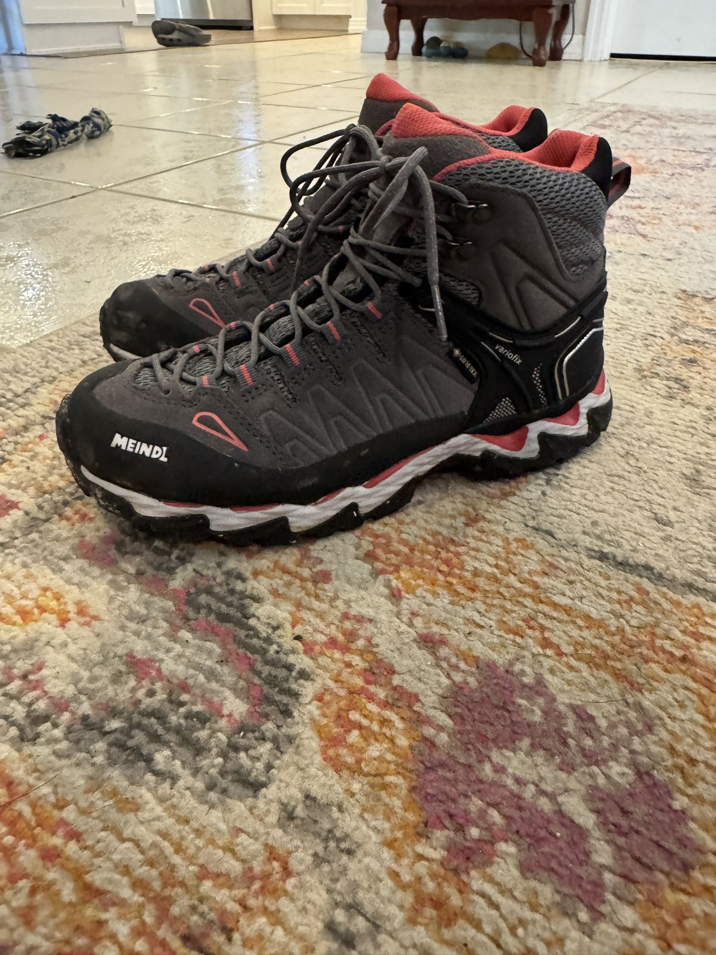 Weindel Hiking Boots Women’s 7