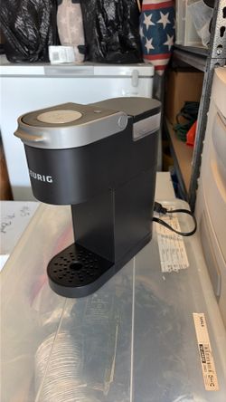 Single serve Kuerig coffee maker