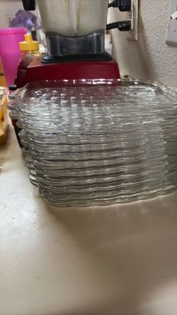 Yorktown Thumbprint Plates 