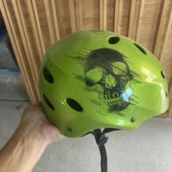 Razor Green Skull Children’s Helmet 