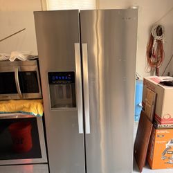 Whirlpool Refrigerator 