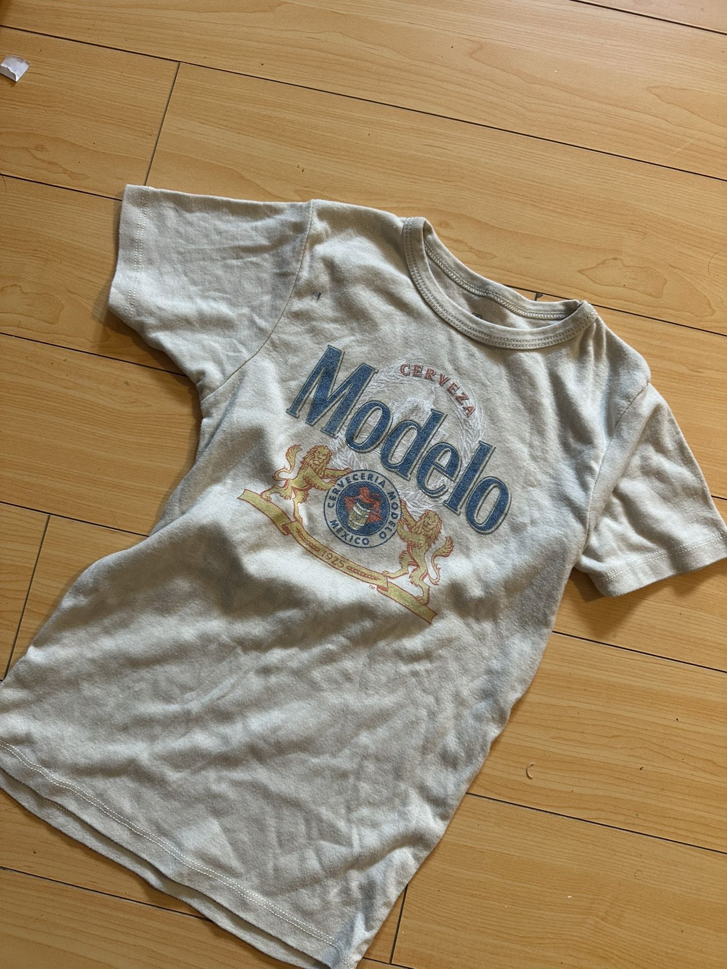 Modelo Shirt