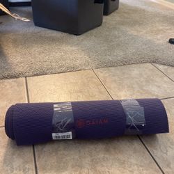 Gaiam Essentials Premium Yoga Mat With Yoga Mat Carrier Sling 
