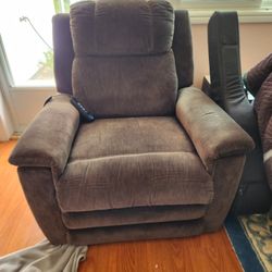 Lift Chair Recliner by Lazyboy 