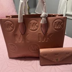 Michael Kors Tote Bag & Wallet
