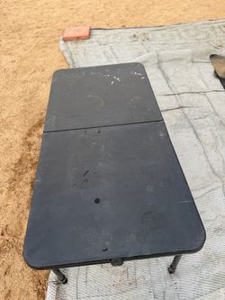 Small foldable table