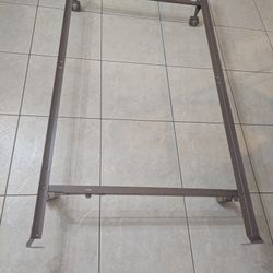 Bed Frame. Make Twin Size To Queen Size Bed
