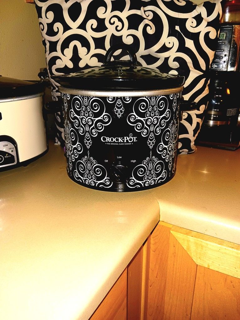 Crock-Pot Crock-Pot Brand Beautiful Black And White Designer Edition With Fully Removable Ceramic Black Interior And Air Vent Lid