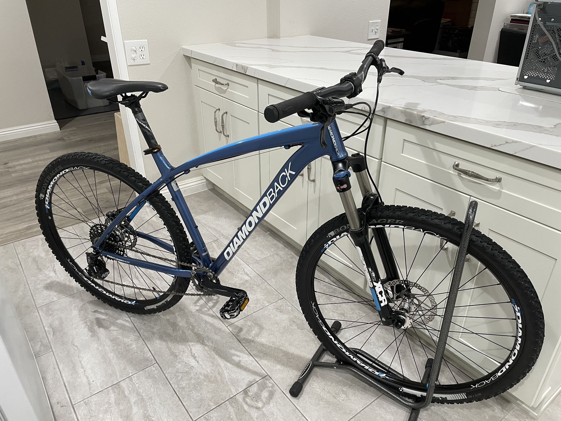 (UPGRADED Drivetrain SRAM NX 1x11 Speed) Diamondback 29er MTB Size LARGE
