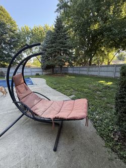 Floating outside chair