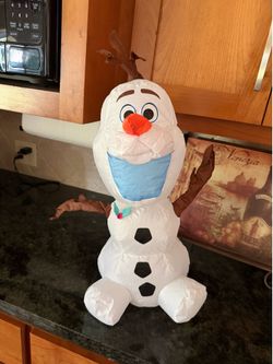 Small Olaf Inflatable