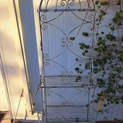 Metal Wine Rack/ Garden Rack