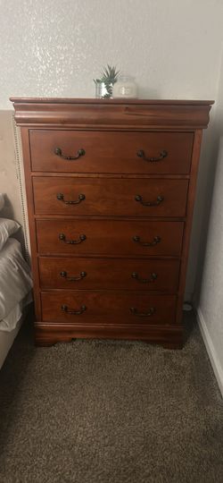 5-Drawer Wooden Chest Dresser