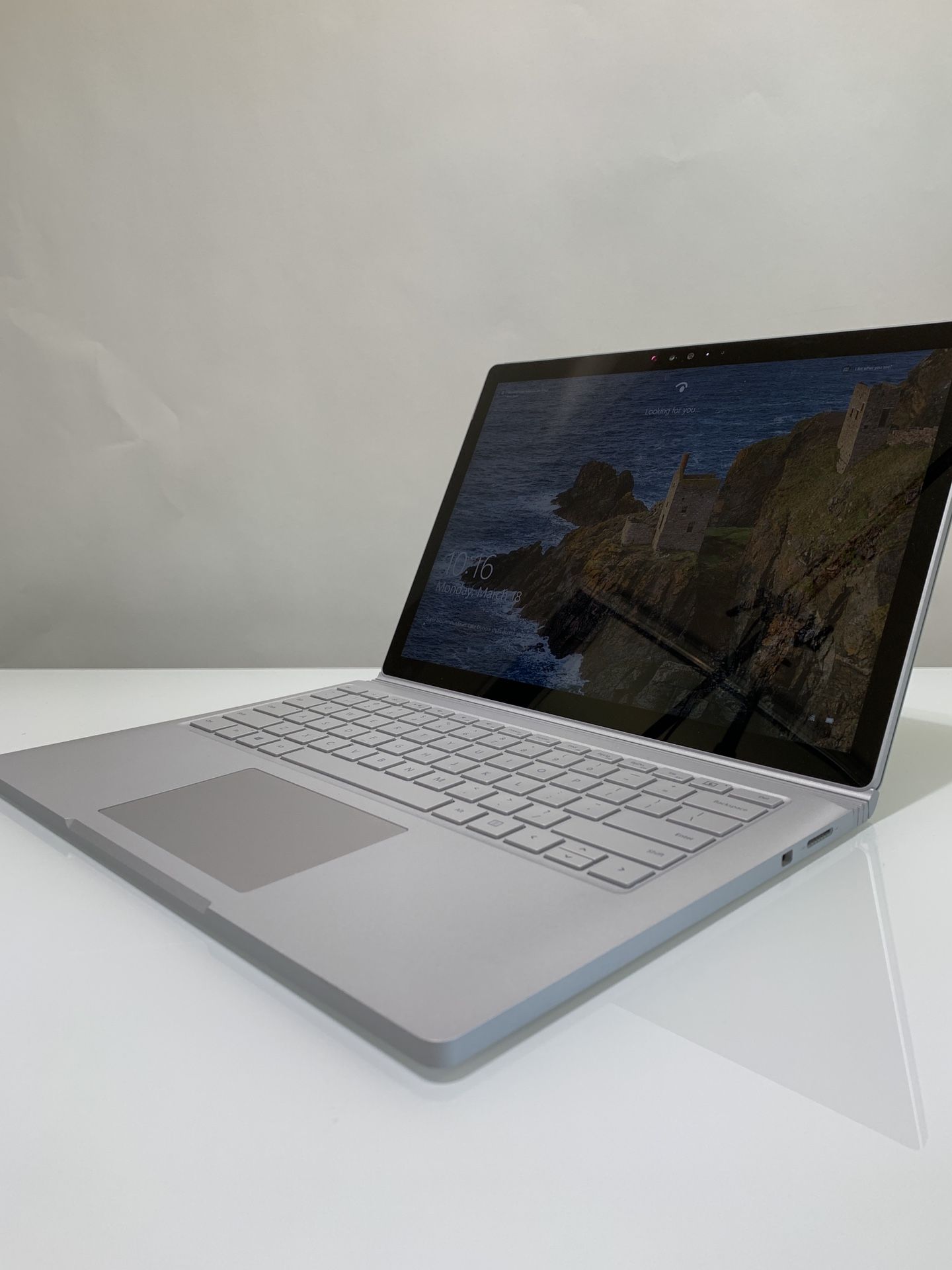 Microsoft Surface With Nvidia Graphics Microsoft Surface Book (1 TB SSD, 16 GB RAM, Intel Core i7, NVIDIA