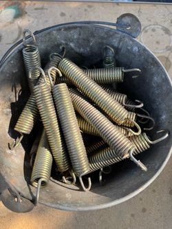 32 Trampoline Springs