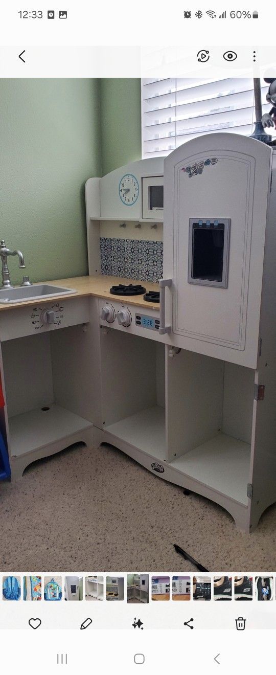 Toy Kitchen/phone & Icemaker