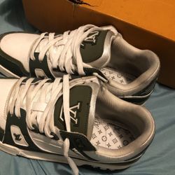 Louis Vuitton Shoes Been Worn More Then Three Times Come With Box 