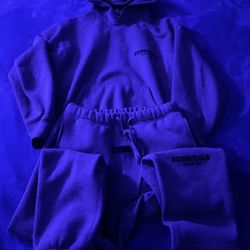 Essentials Dark Oatmeal Full set Used Authentic, Hoodie Is Size XXS, And Sweatpants Are A size XS
