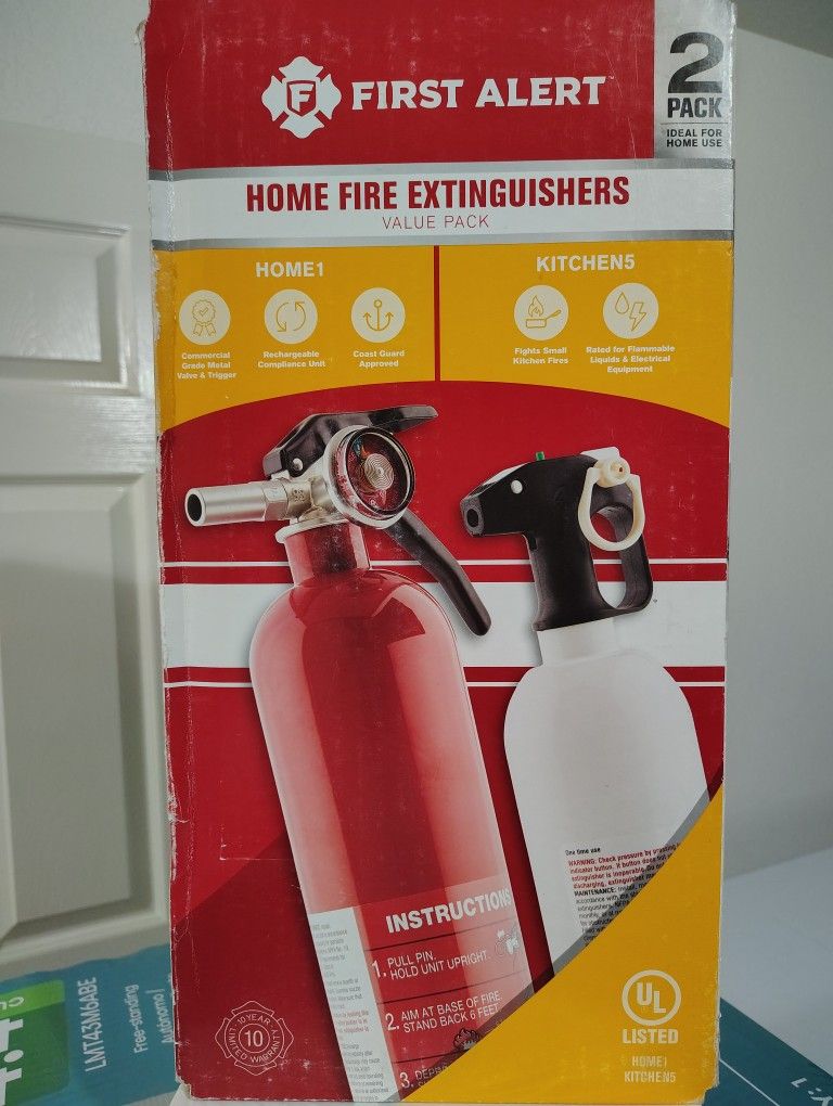 First Alert Multipurpose 1-A:10-B:C Residential Fire extinguisher 2 -Pack