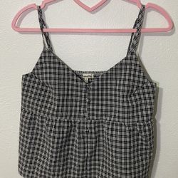 white + black plaid tank top  SIZE M