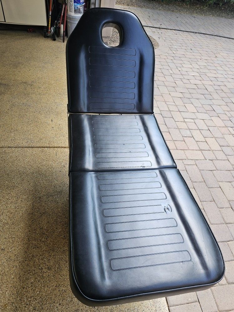 Esthetician & Massage Table / Chair Hydraulic