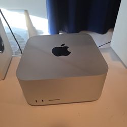 Mac Studio (M1 Max, 32GB RAM, 512GB SSD) - LIKE NEW/OPEN BOX