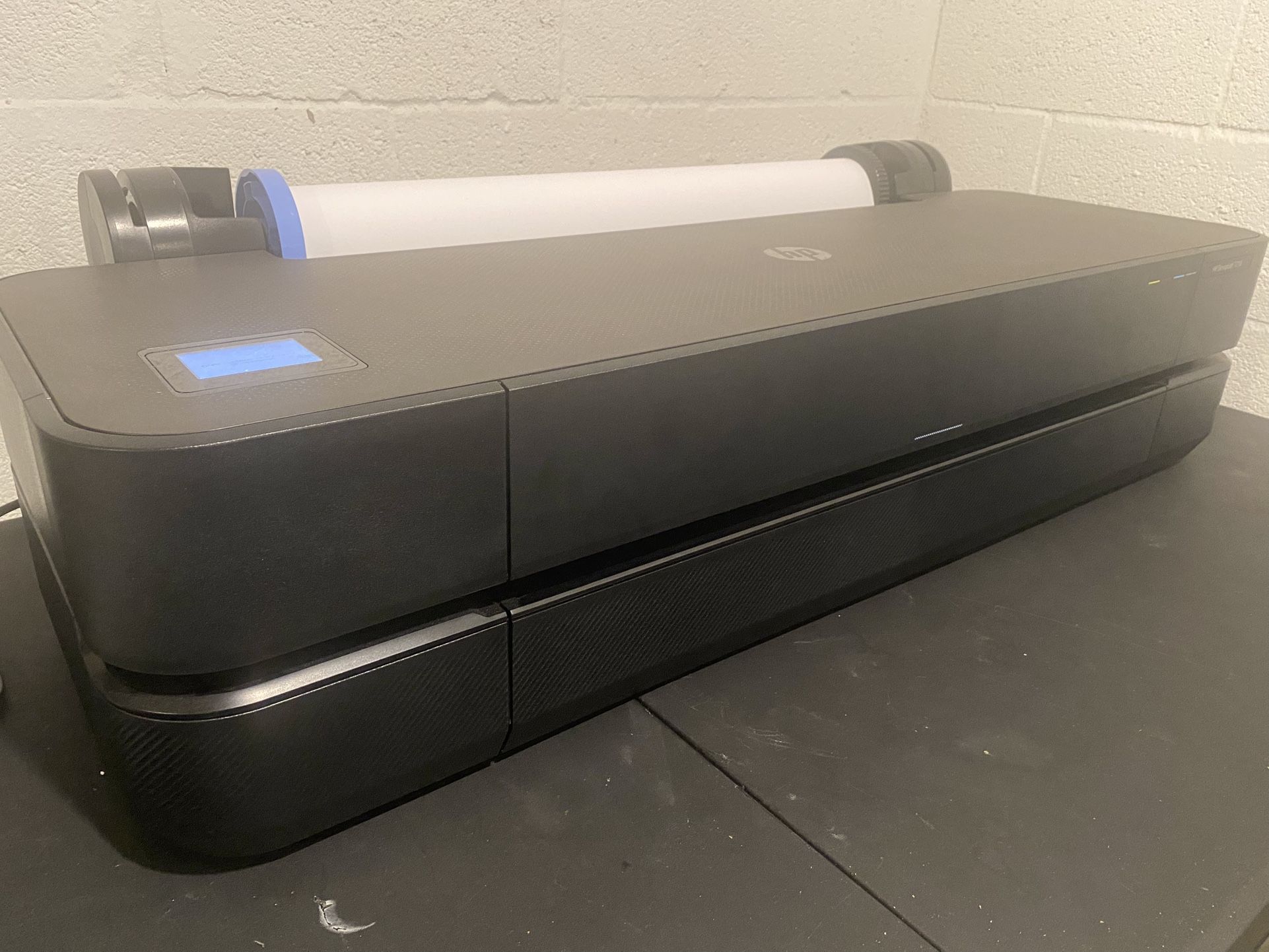 HP DesignJet T210 (24”) Large-Format Printer