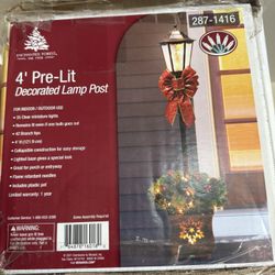Xmas Lighted Lamp Post