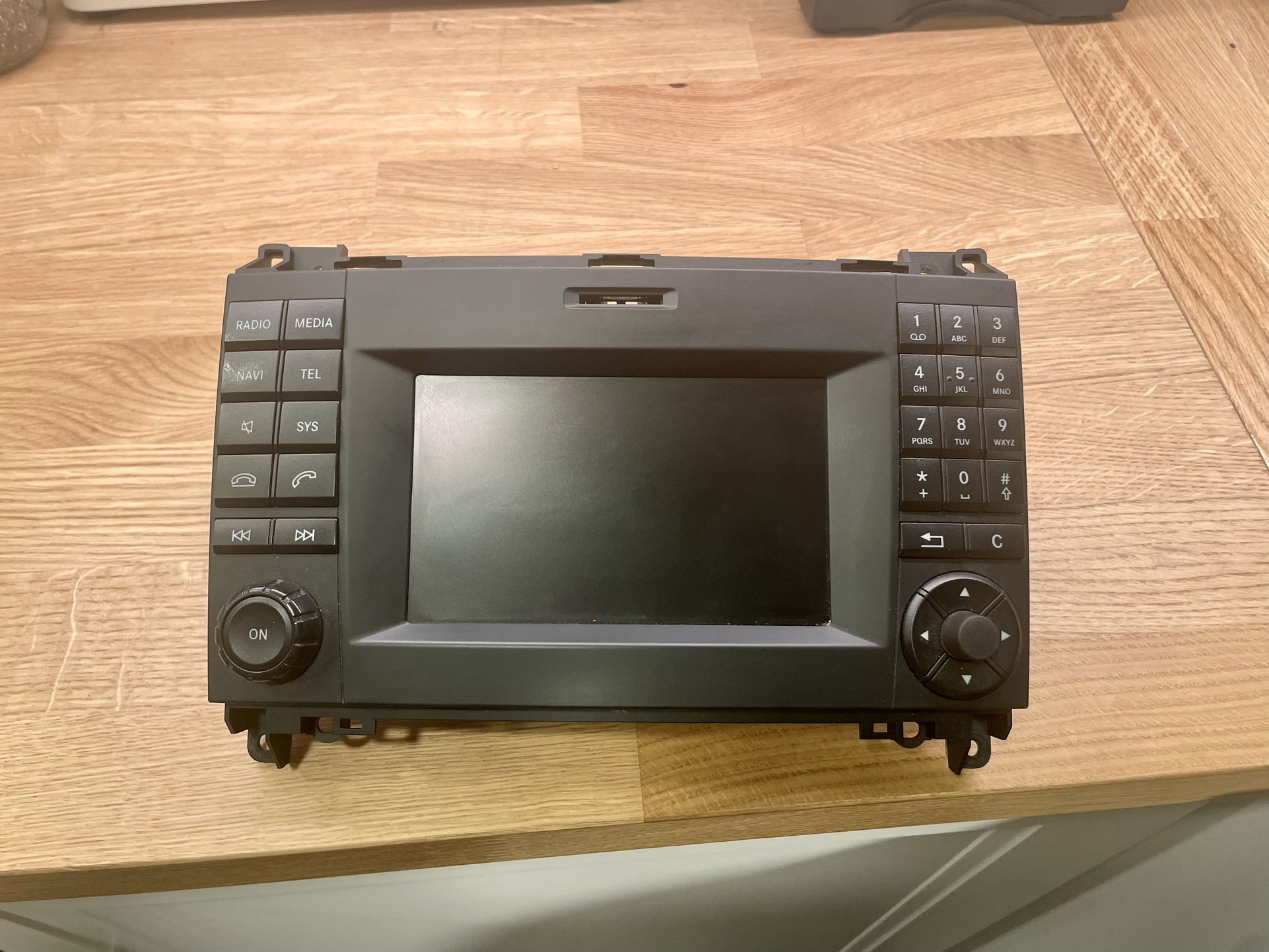 OEM Mercedes-Benz Sprinter Radio Head Unit (RY2550 VNG1/1) – $60 OBO