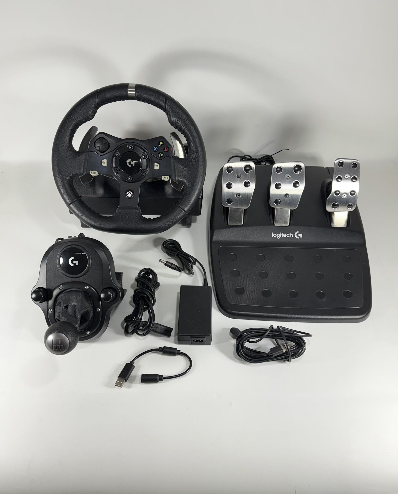 Logitech G920 Driving Force Racing Wheel Bundle with Force Shifter For XBOX/PC