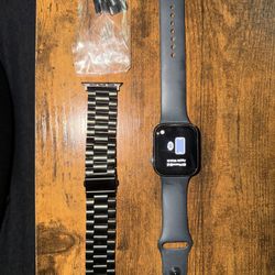 Apple Watch SE Series - Black plus Accessories