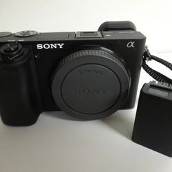 Sony A6400 Mirrorless Camera - Barely Used