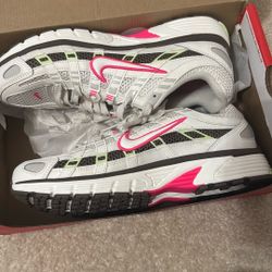 Women’s Nike P-6000