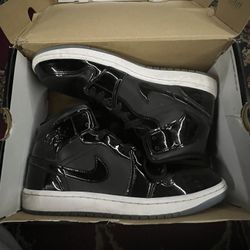 Air Jordan 1 Mid SE – Size 9 – Box Included
