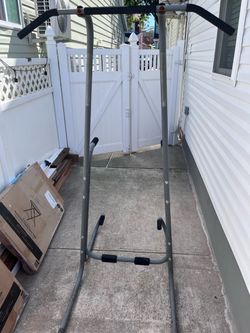Body Tower - Freestanding Pull-Up and Dip Station