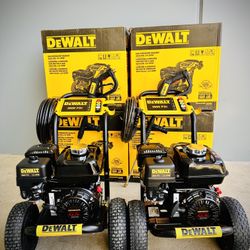Brand new Dewalt 3600 PSI 2.5 GPM Gas Cold Water Professional Pressure Washer with HONDA GX200 Engine